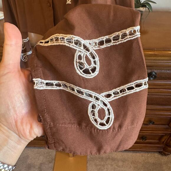 Jen’s Pirate Booty Western Rose Embroidered Blouse Brown Ivory NWOT Small - Picture 5 of 8